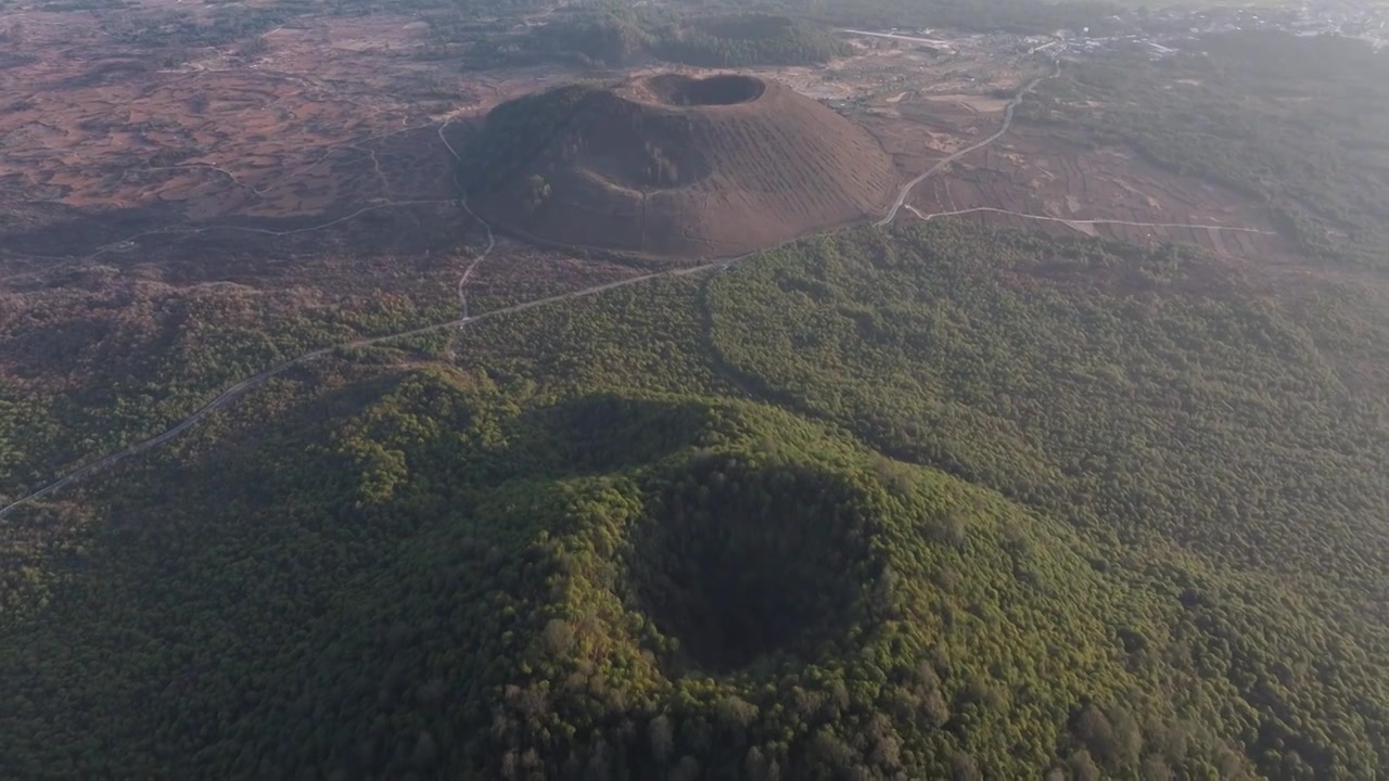 云南腾冲火山地热国家地质公园视频素材