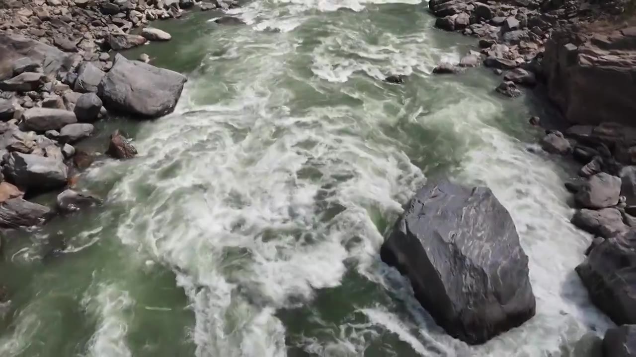 云南怒江大峡谷激流老虎跳视频素材