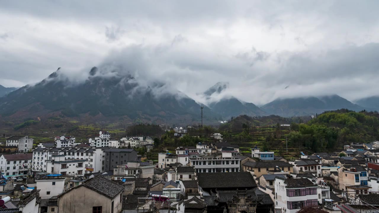 绩溪家朋乡村雨后云雾美景，安徽宣城视频素材