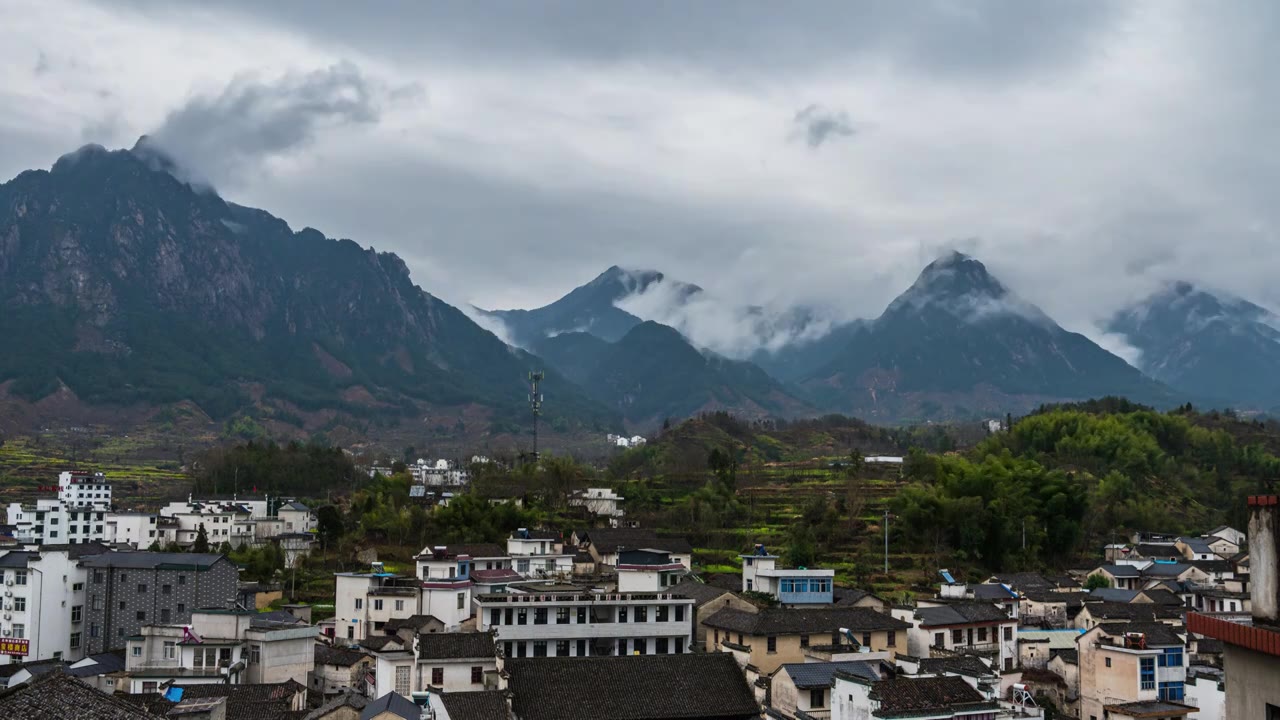 绩溪家朋乡村雨后云雾美景，安徽宣城视频素材