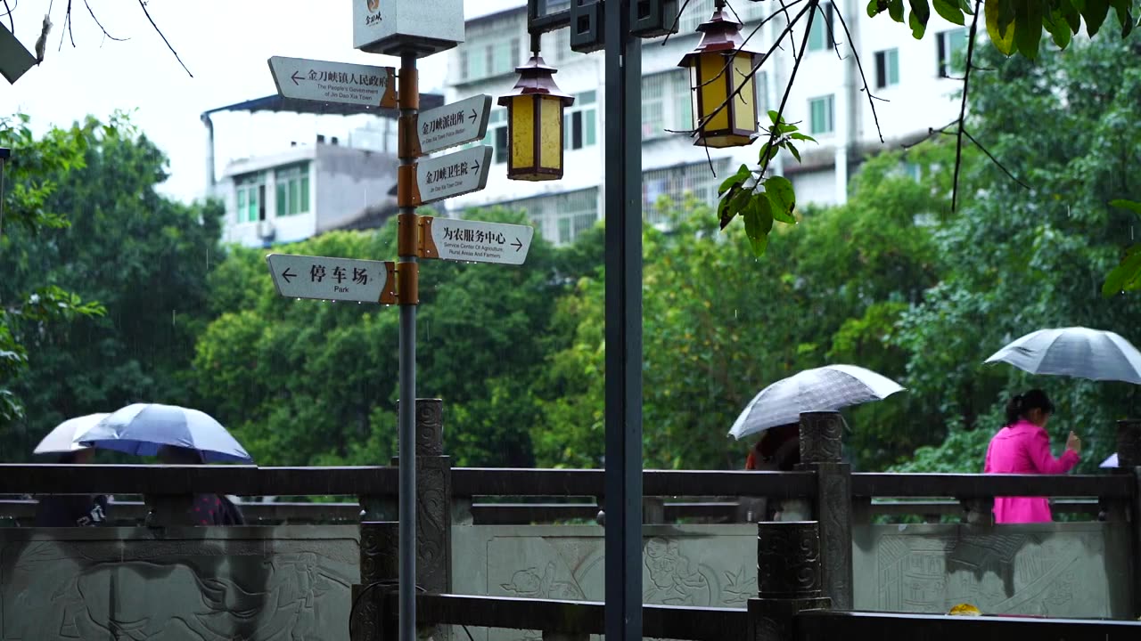 雨天的偏岩古镇视频素材