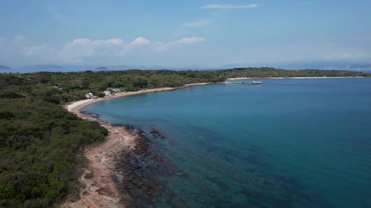 海岛蓝天白云风景航拍视频素材