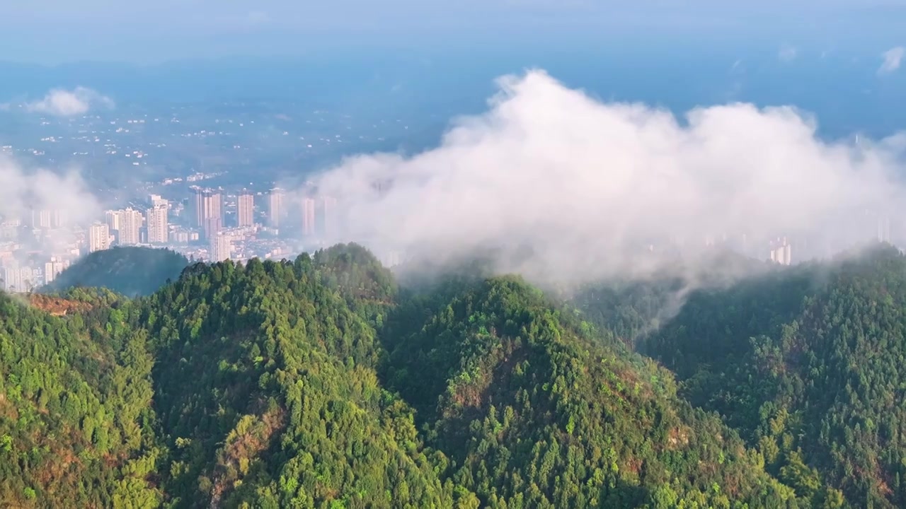 重庆璧山城市现代建筑与缙云山森林云景航拍视频下载