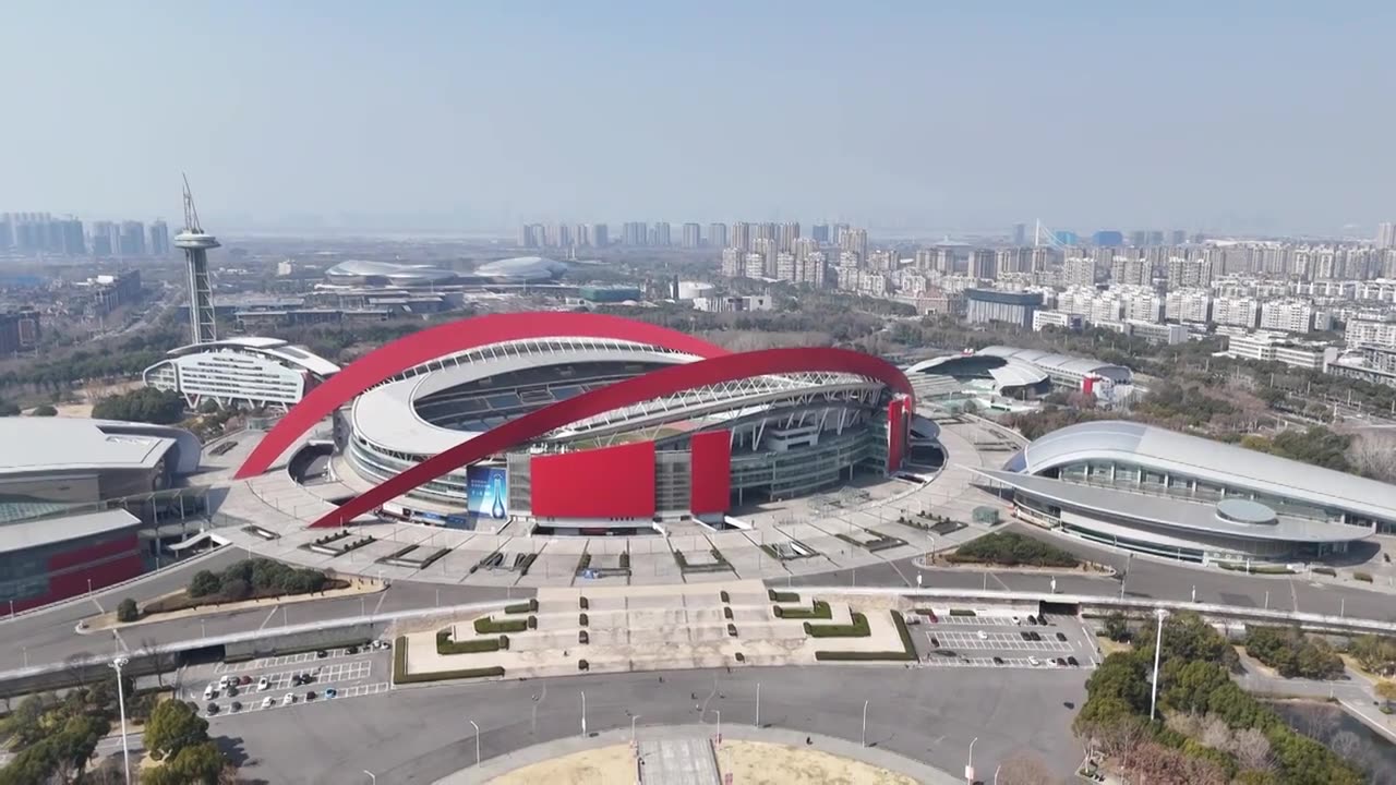 中国江苏南京新街口紫峰大厦和城市天际线夜景视频素材