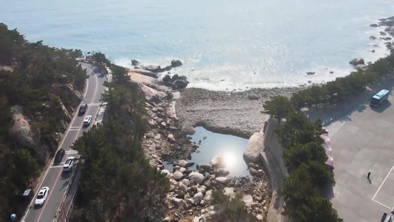 航拍青岛崂山八里河海湾视频素材