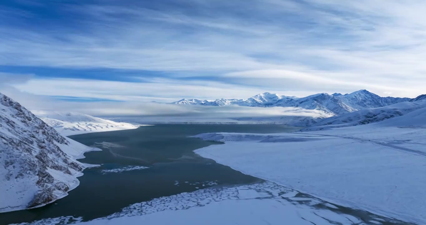 （延时）新疆帕米尔高原昆仑雪山白沙湖高原湖泊雪景航拍视频素材