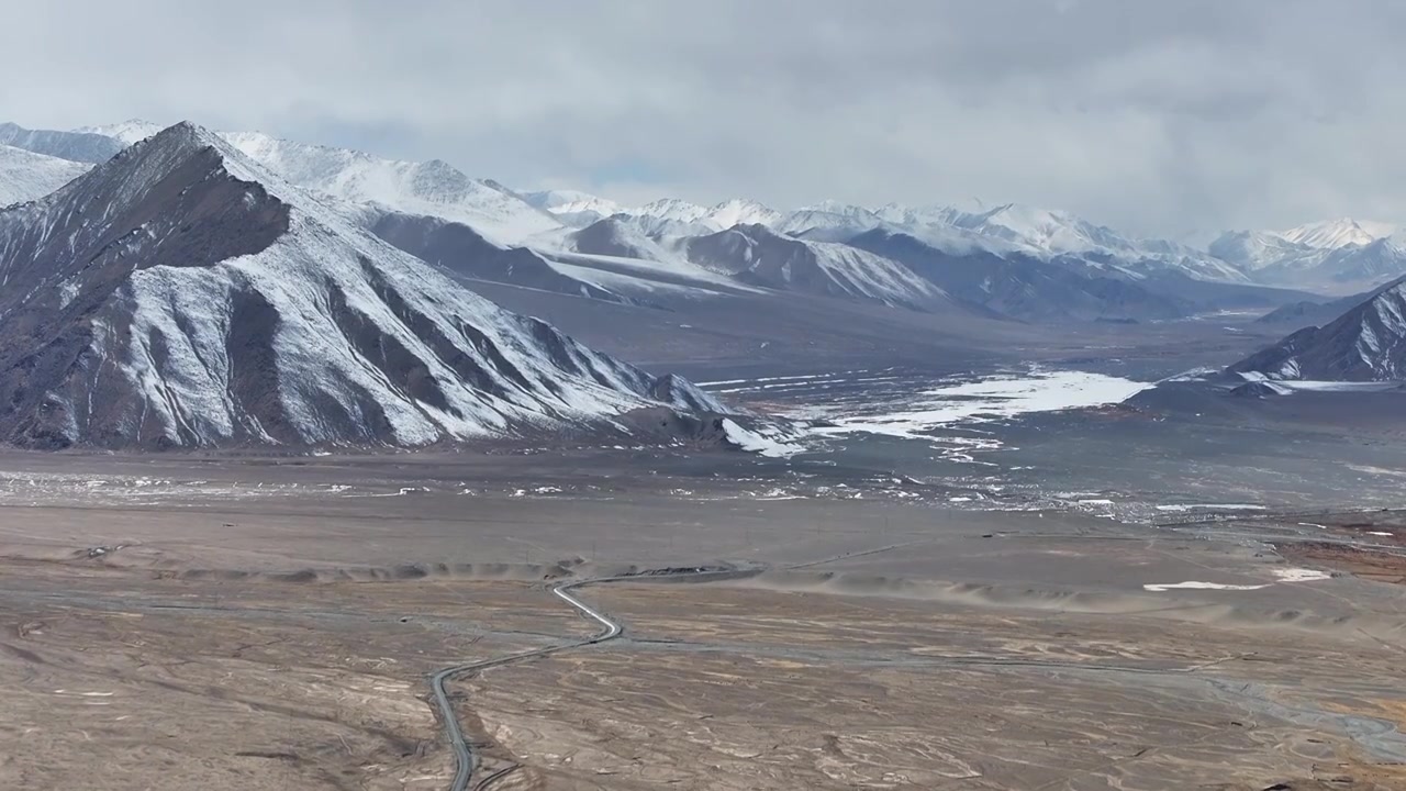 新疆帕米尔高原雪山航拍视频素材