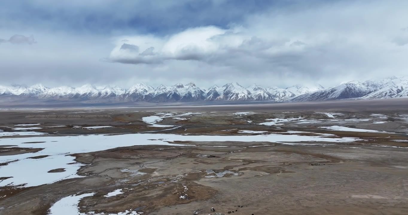 新疆帕米尔高原雪山航拍视频素材