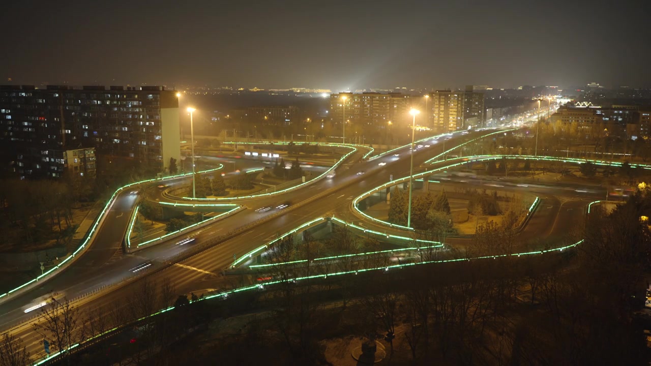 夜晚立交桥十字路口加速车流道路视频素材