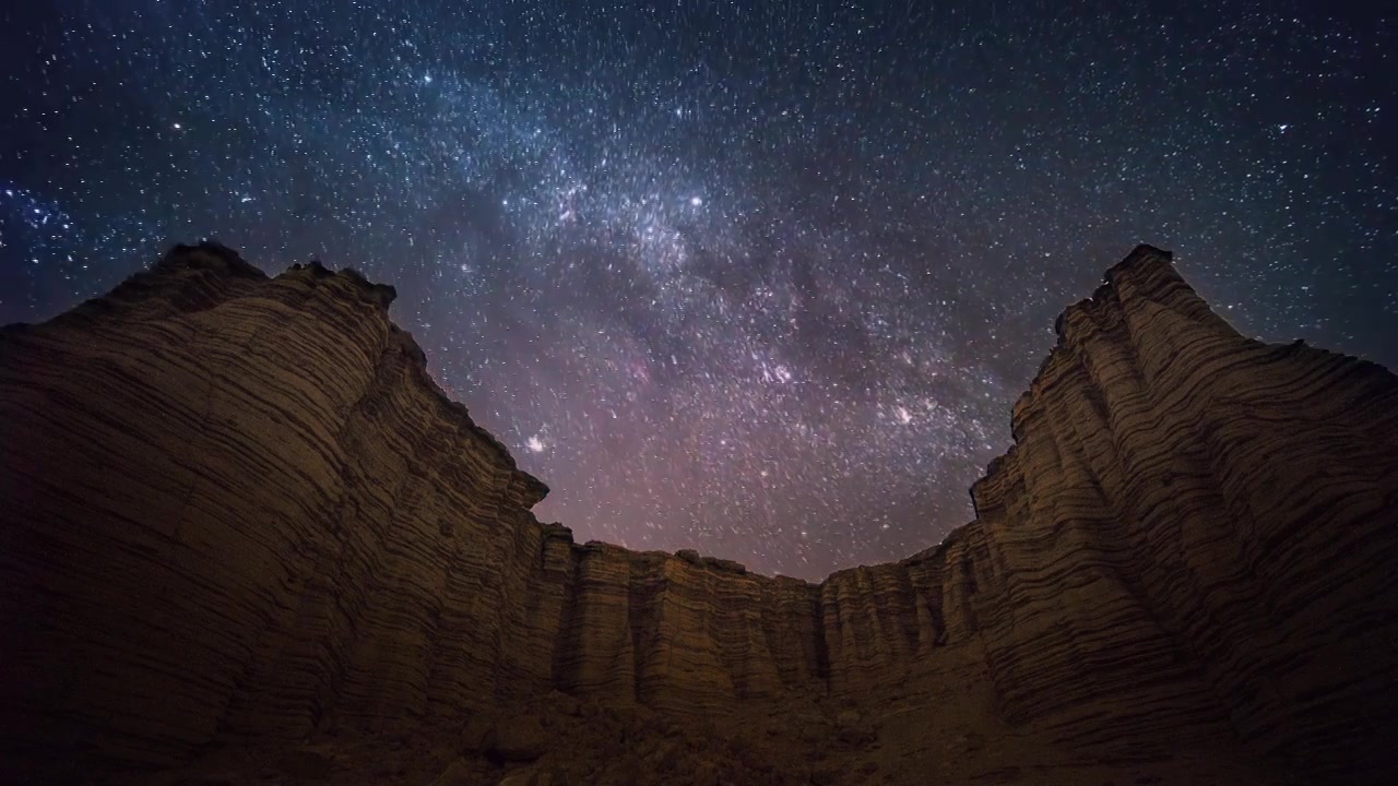 戈壁雅丹的银河星空延时视频下载