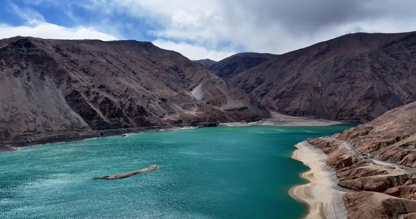 新疆塔县班迪尔湖下板地水库航拍视频素材