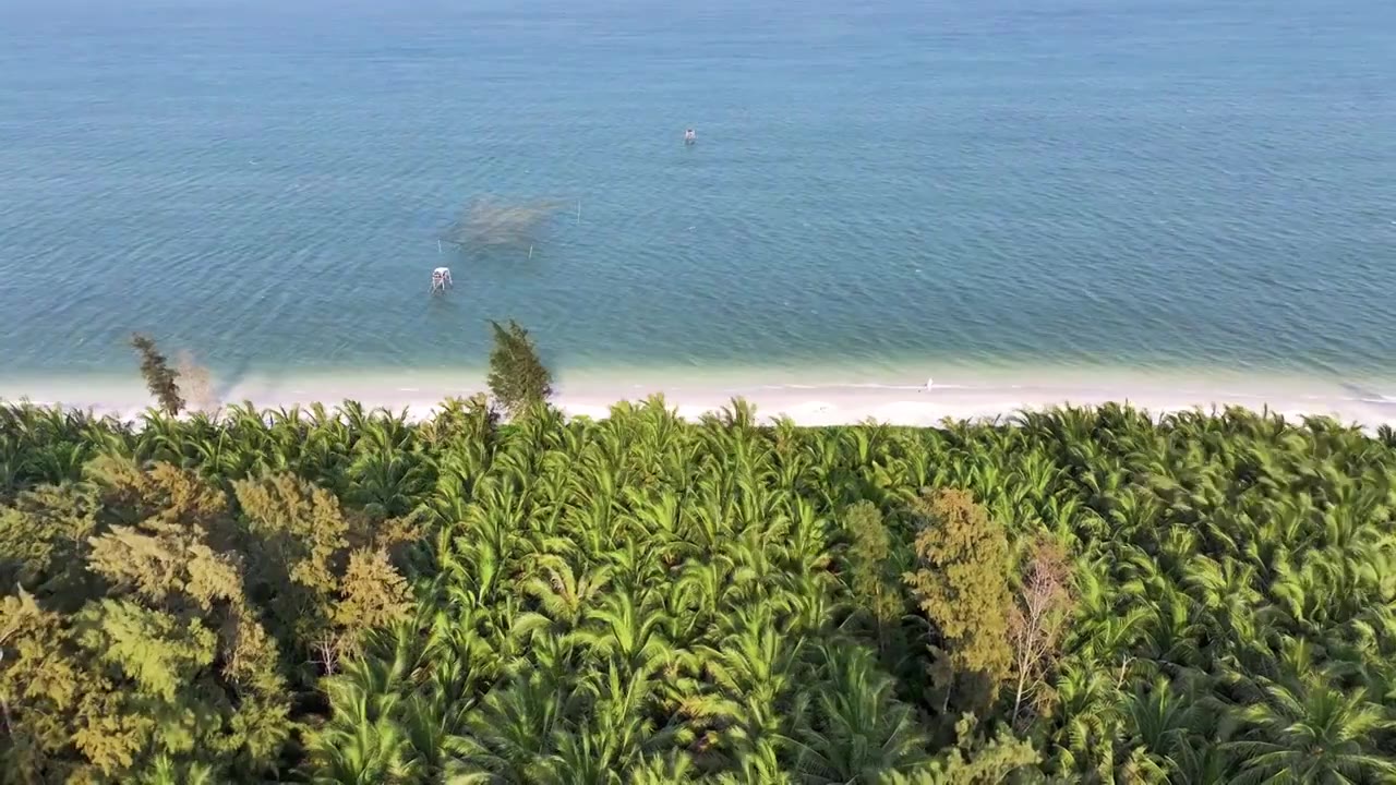 4K航拍视频-海南的环海旅游公路视频素材