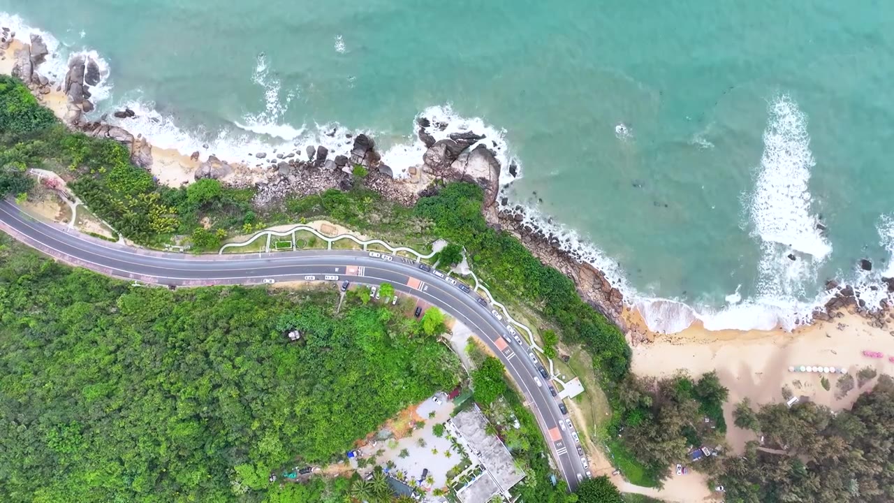 4K航拍视频-海南的环海旅游公路视频素材