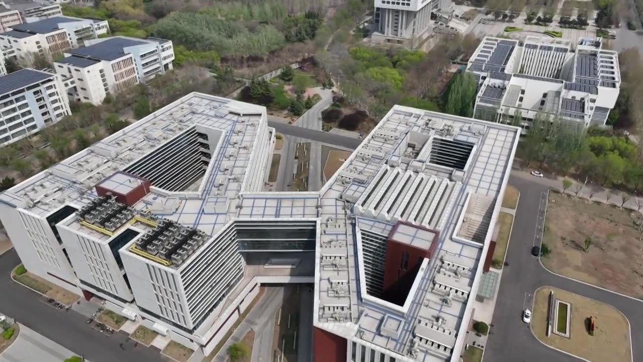 中国齐鲁工业大学长清校区国重楼航拍视频素材