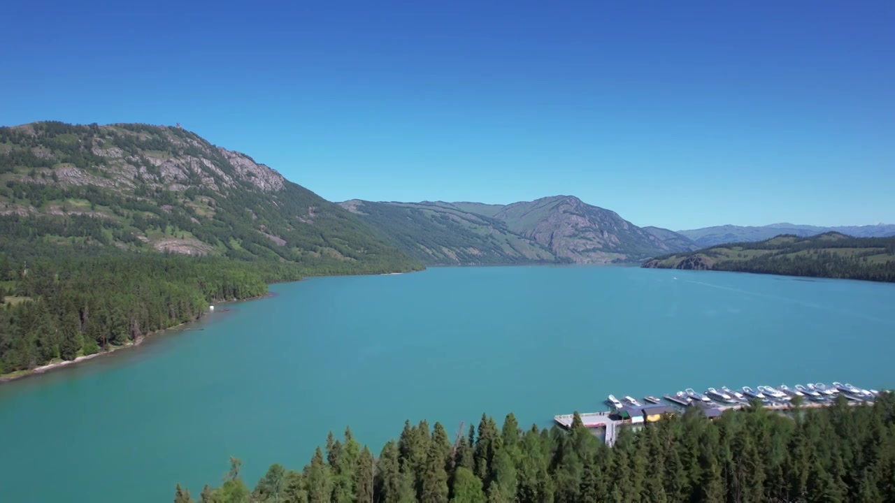 航拍新疆旅游天山天池游船码头自然风景视频素材