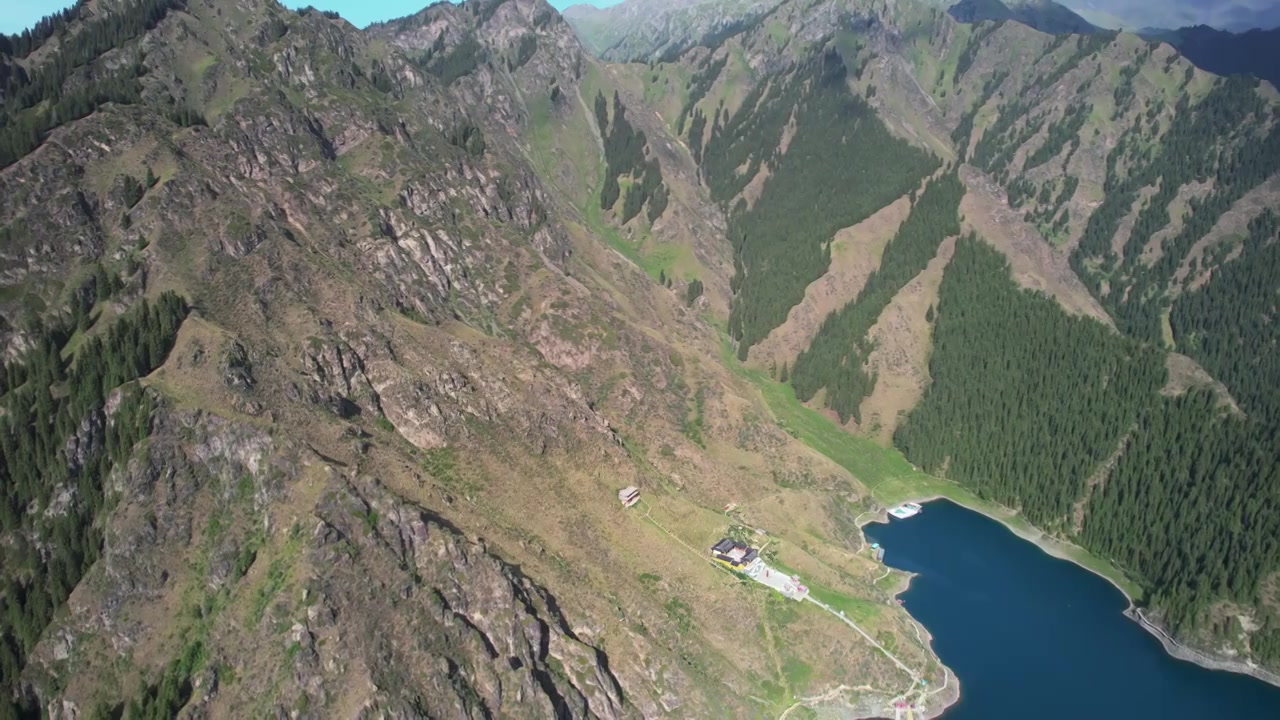 航拍新疆旅游天山天池西王母祖庙古建筑视频素材