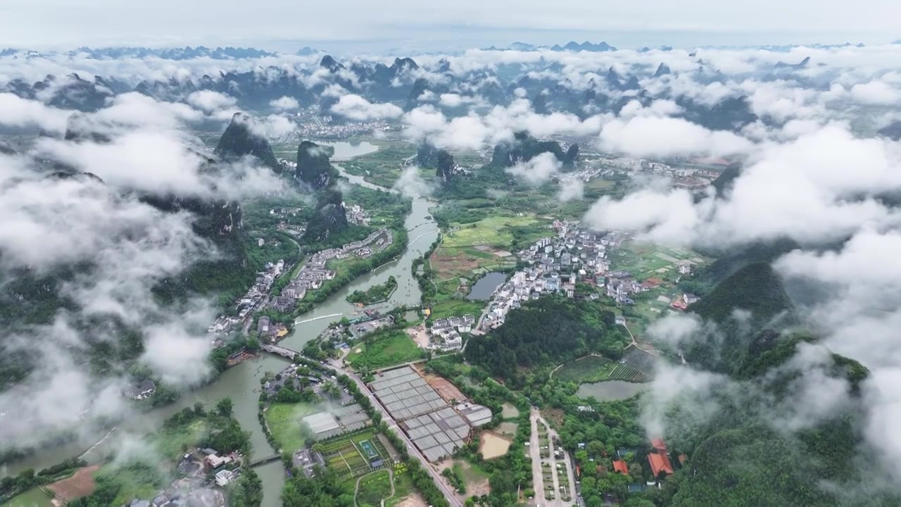 航拍阳朔遇龙河云海自然风光视频素材