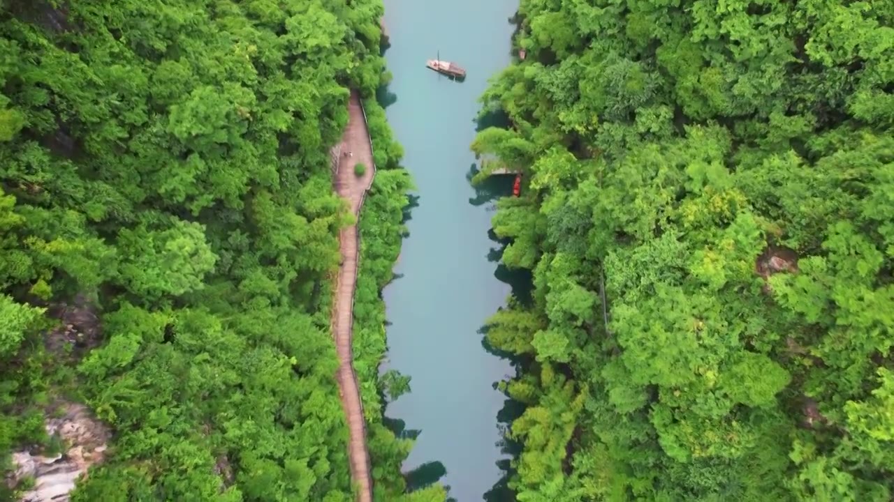 航拍湖北宜昌旅游三峡人家峡谷廊桥自然风景视频素材