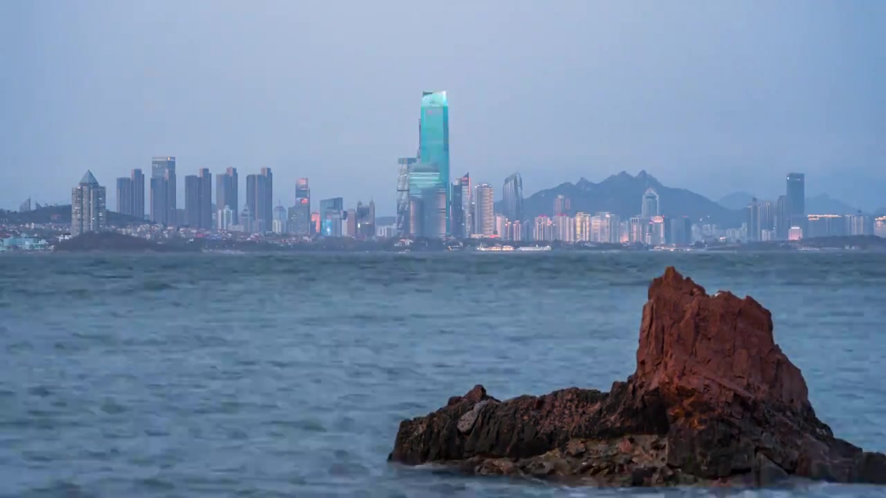 青岛海岸线日转夜延时视频素材