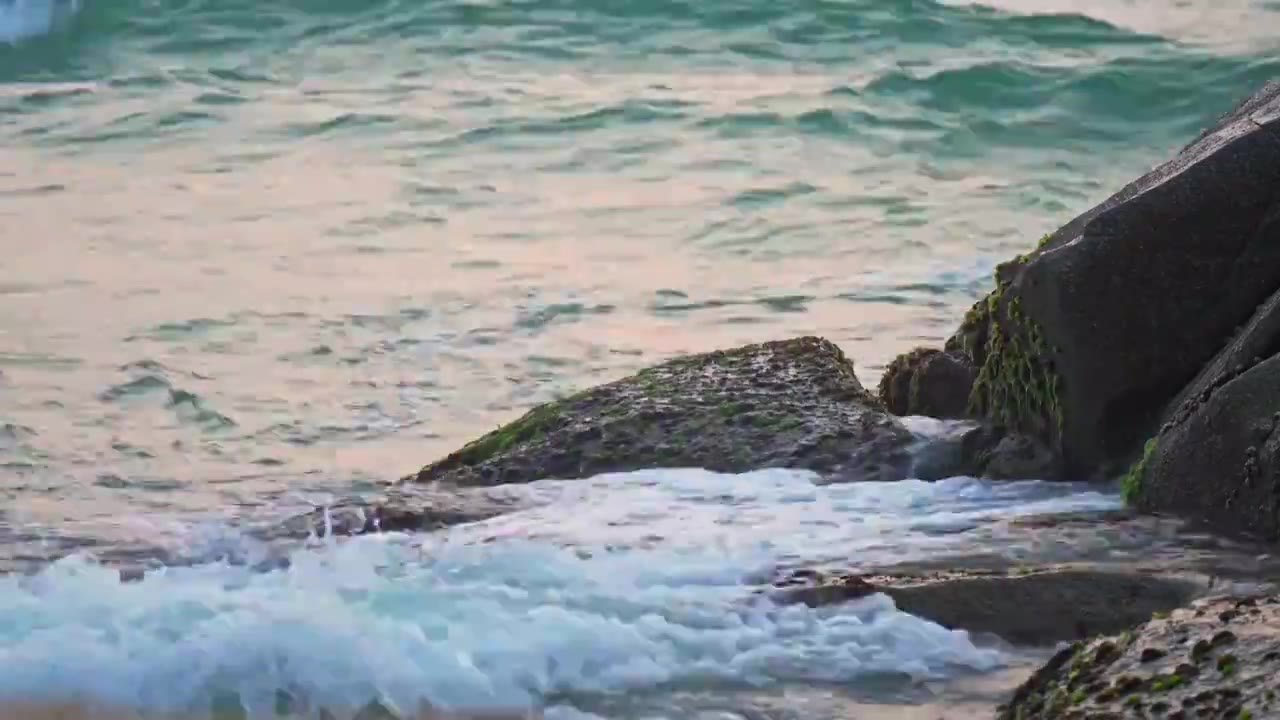 海南万宁海岸线波浪风光视频素材