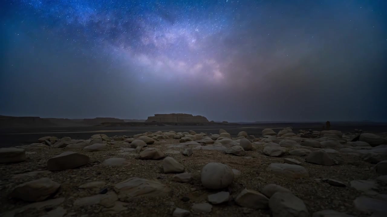 戈壁雅丹的星空星轨延时视频素材