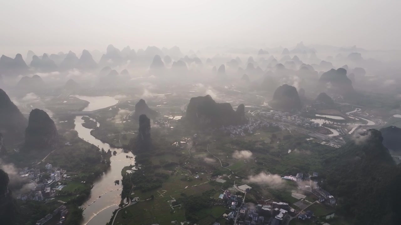 航拍桂林阳朔云海群山山脉视频素材