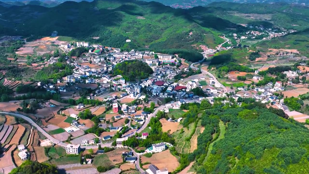 威宁板底盘山公路蜿蜒曲折道路视频素材