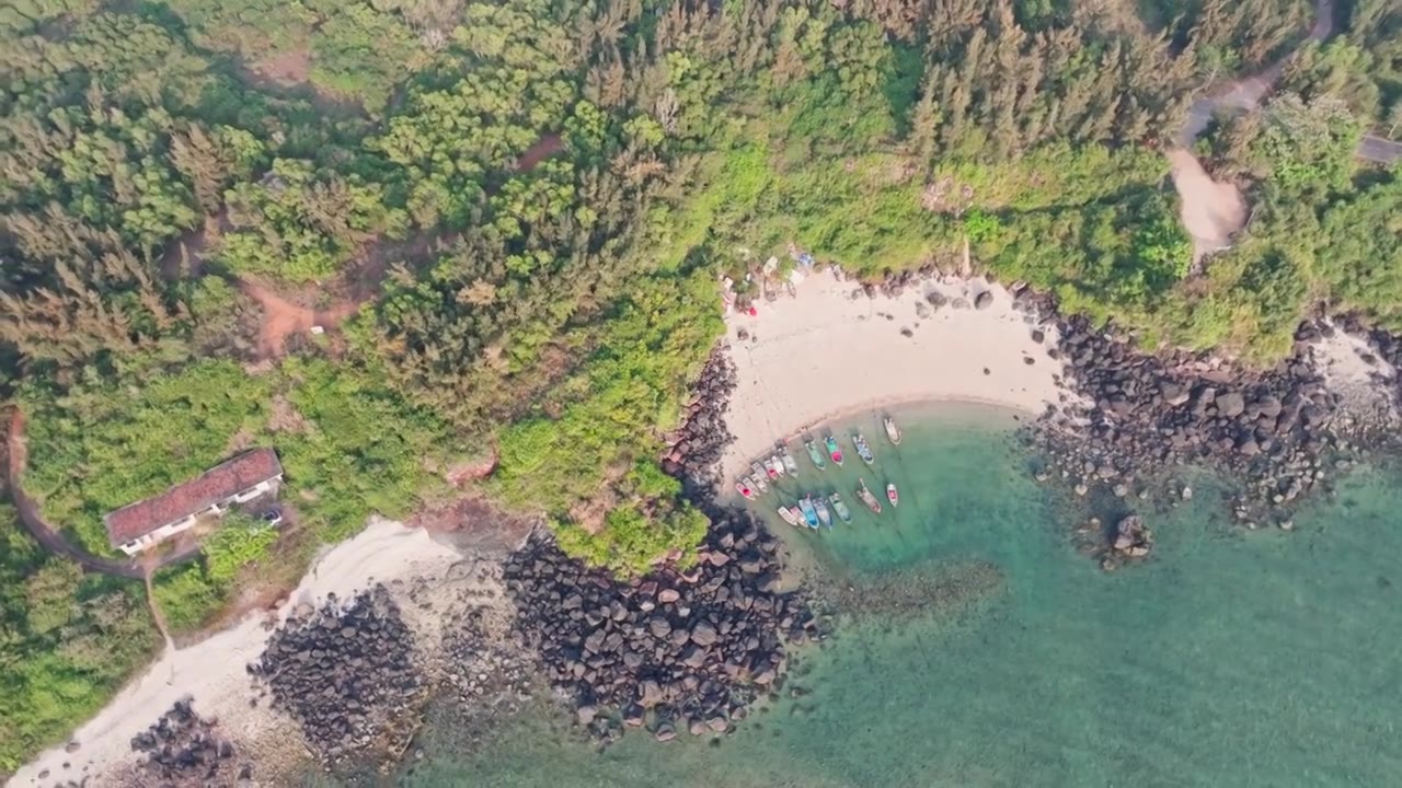 航拍海南儋州峨蔓火山海岸白昼风光视频素材