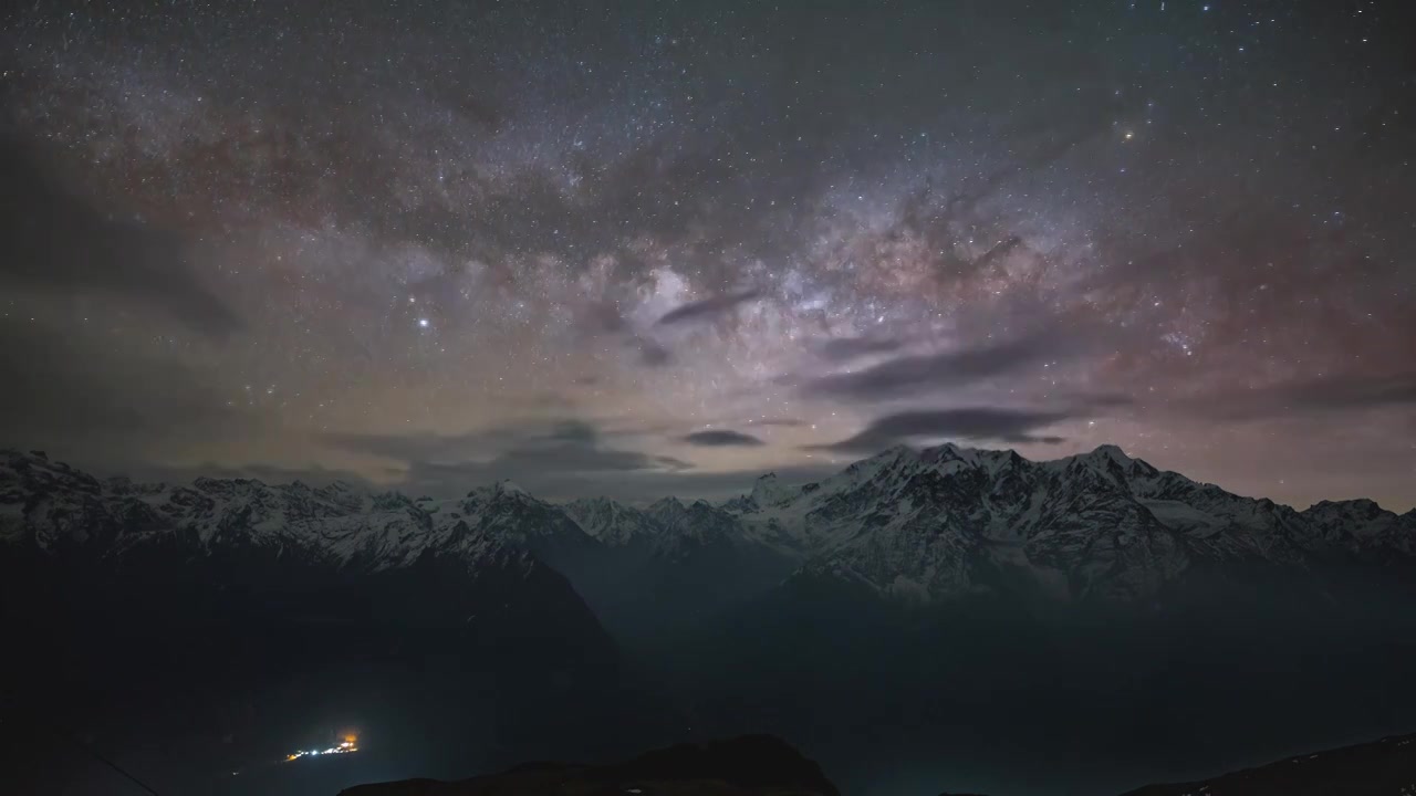 西藏日喀则喜马拉雅山脉雪山星空银河延时风视频素材