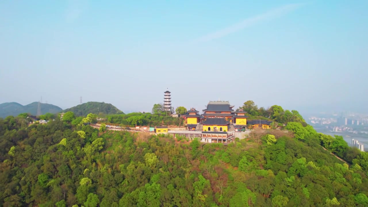 杭州萧山湘湖景区先照寺中国传统宗教寺庙建筑风光航拍视频素材