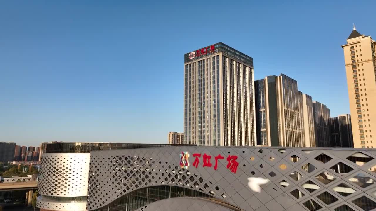 济南历城区工业北路万虹广场视频素材