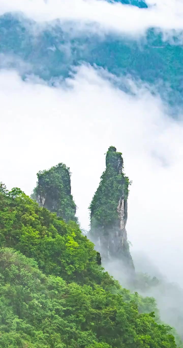 湖南湘西保靖县吕洞山日出晨曦云海延时摄影视频素材