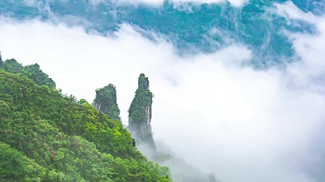 湖南湘西保靖县吕洞山日出晨曦云海延时摄影视频素材