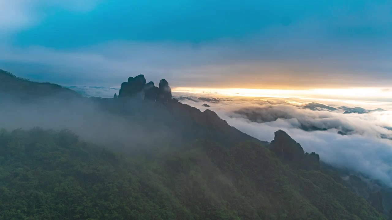 湖南湘西保靖县吕洞山日出晨曦云海延时摄影视频素材