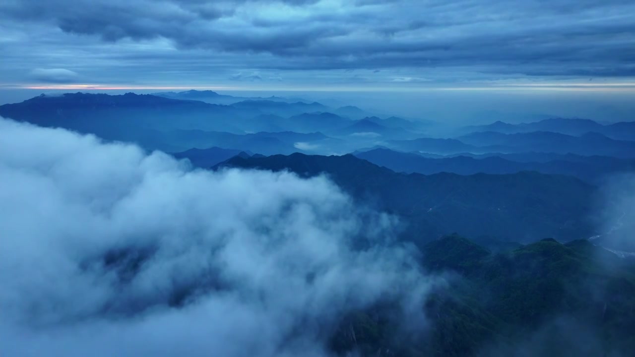 群山云海自然生态绿色航拍视频素材