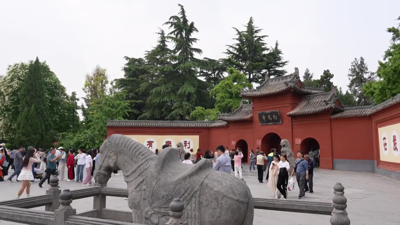 洛阳旅游白马寺大门外慢动作升格视频素材