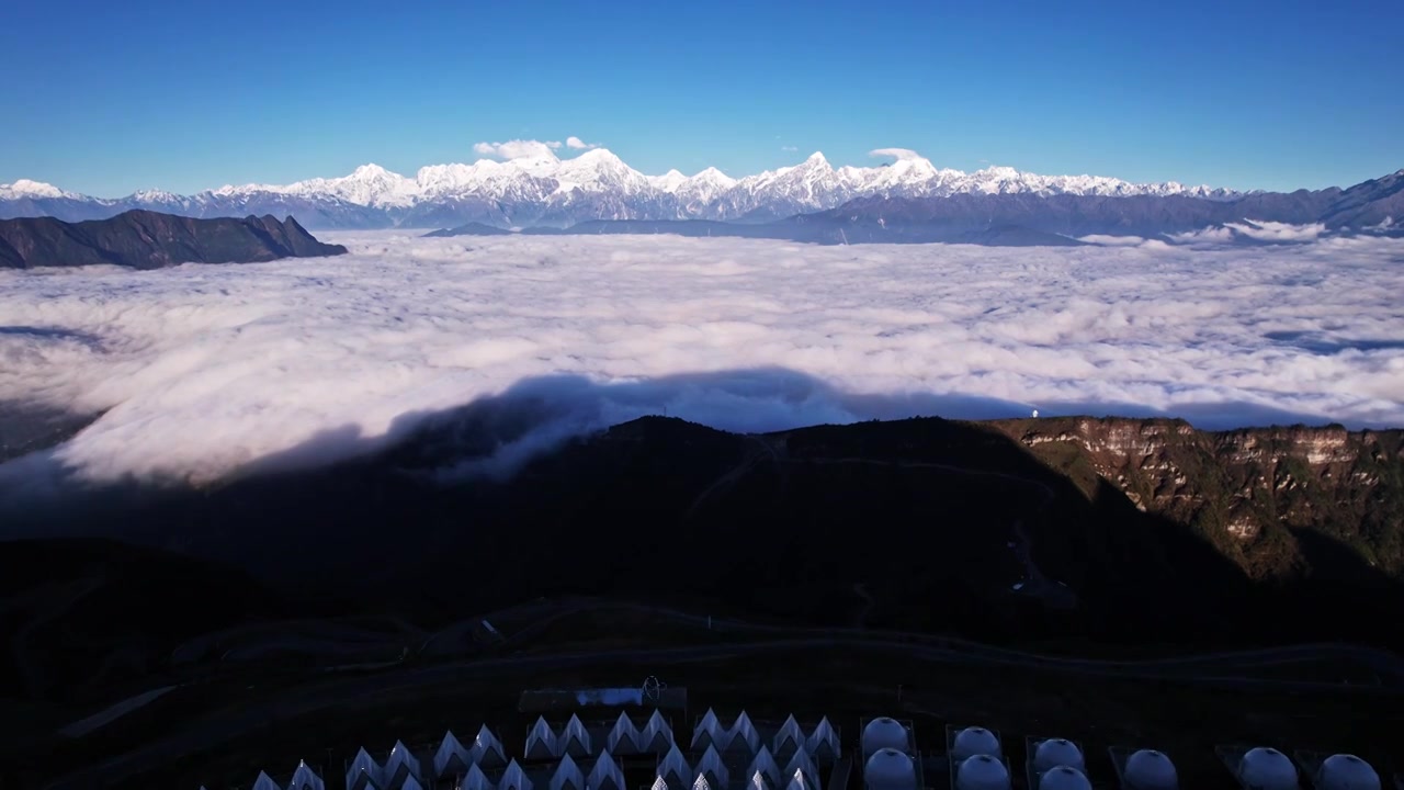 雪山云海日出视频素材