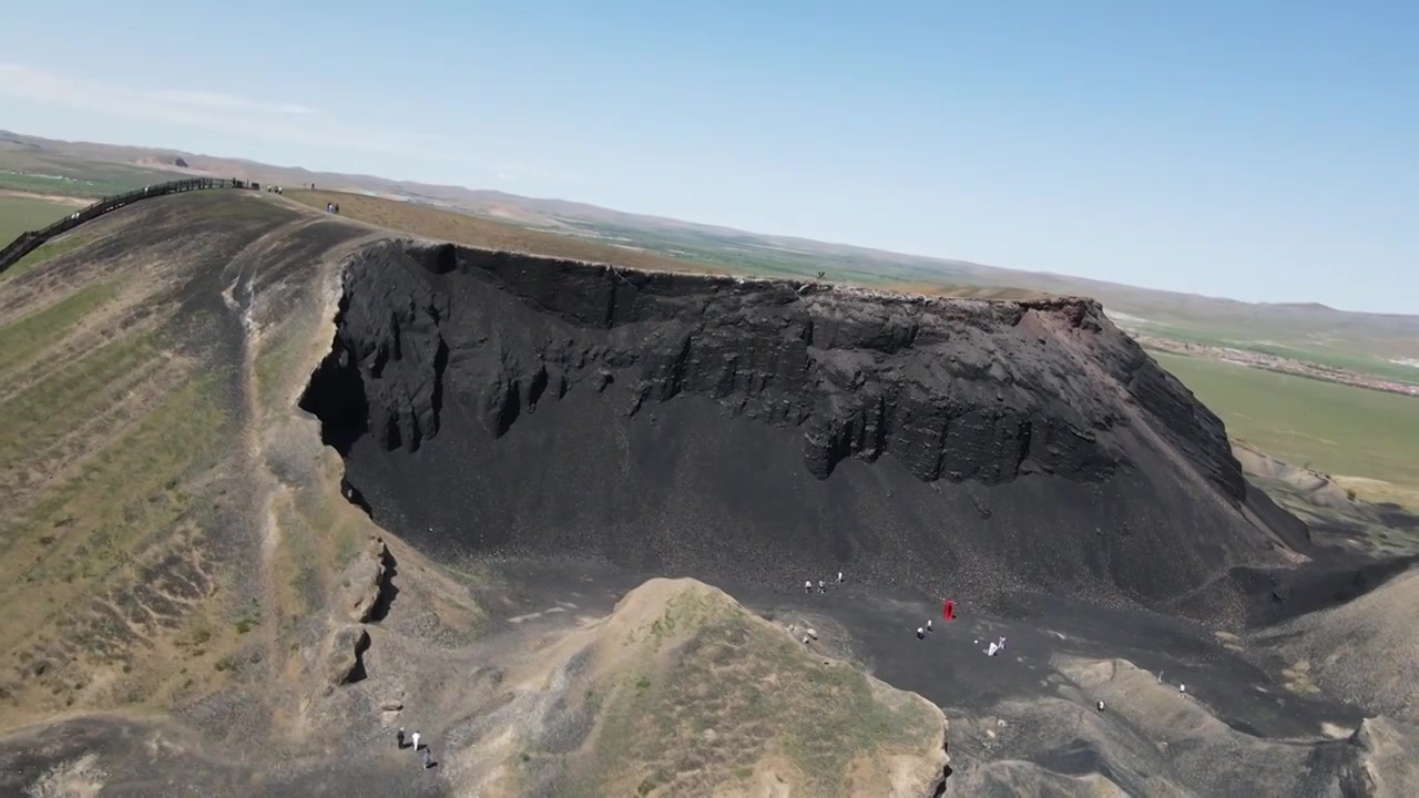 【4k航拍】内蒙古乌兰哈达火山地质公园视频素材