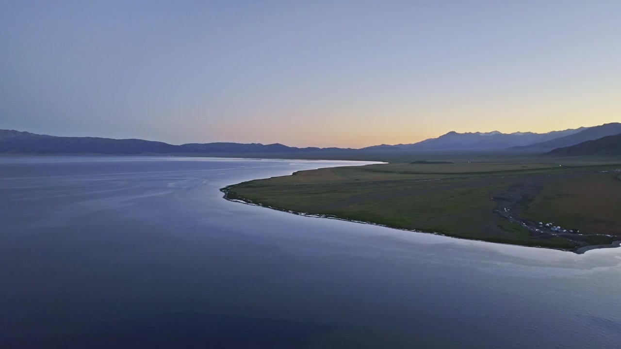 新疆赛里木湖日落HDR航拍视频素材