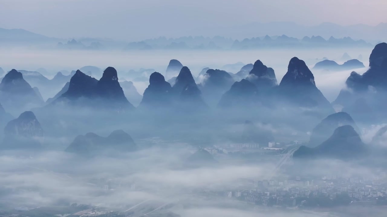 航拍中国桂林阳朔喀斯特景观视频素材