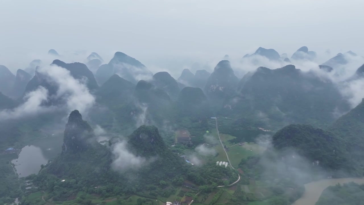 桂林山水喀斯特峰林视频素材