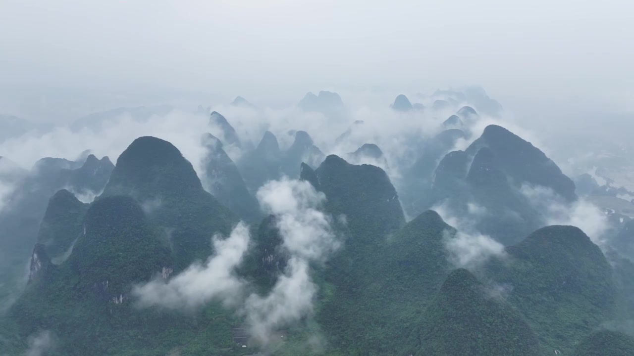 桂林山水喀斯特峰林视频素材