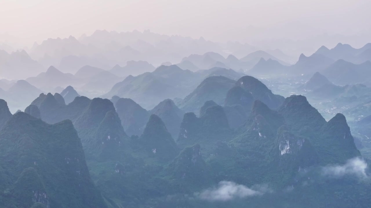 桂林山水喀斯特峰林视频素材