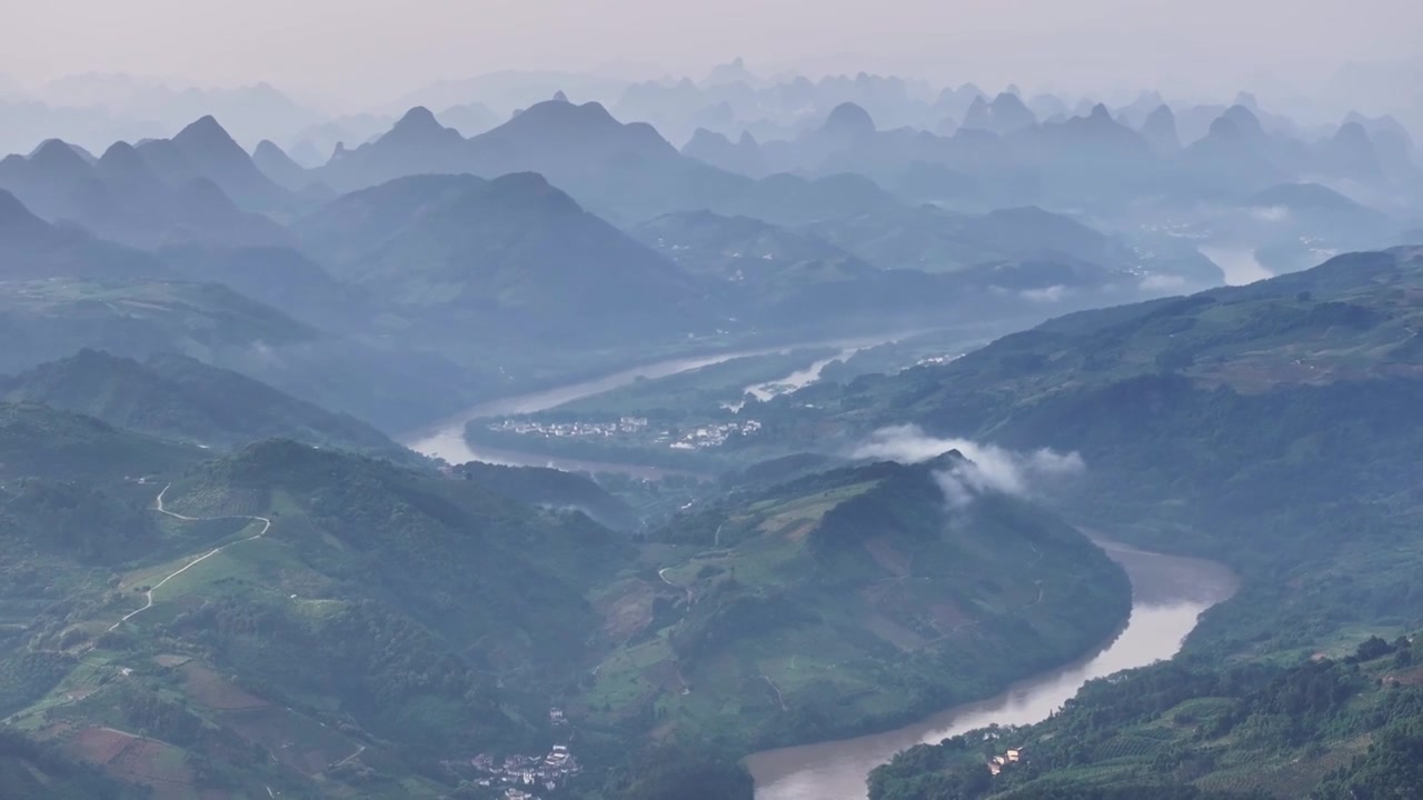 桂林山水喀斯特峰林视频素材