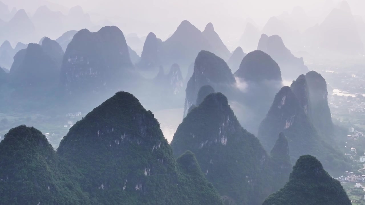 桂林山水喀斯特峰林视频素材