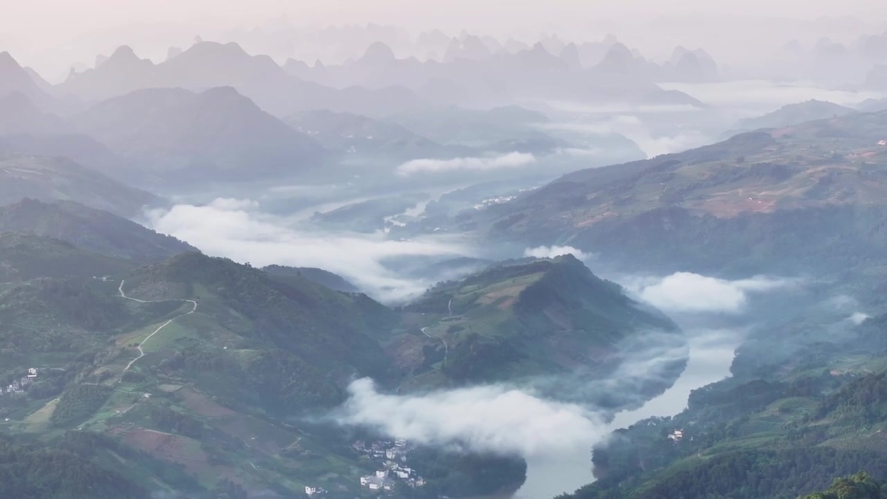 山间河流晨雾视频素材