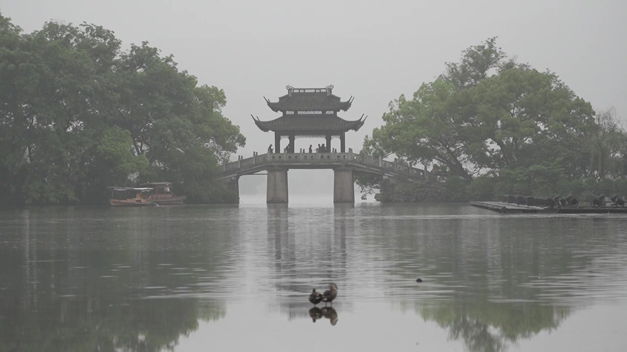 杭州西湖玉带桥清晨风光视频素材