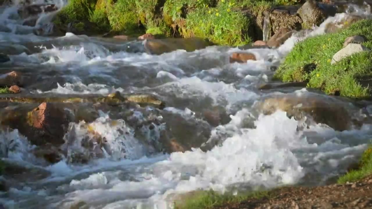 山间溪流升格视频素材