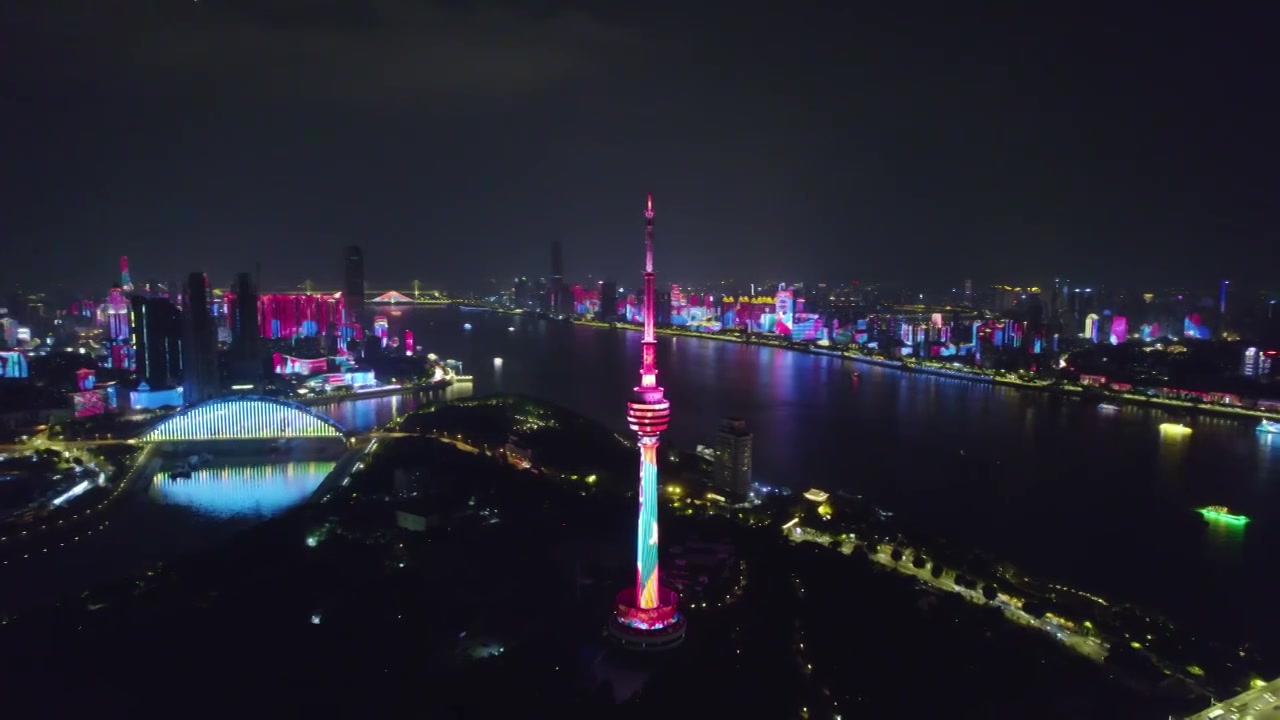 中国湖北省武汉市汉阳区龟山电视塔长江夜景航拍视频素材