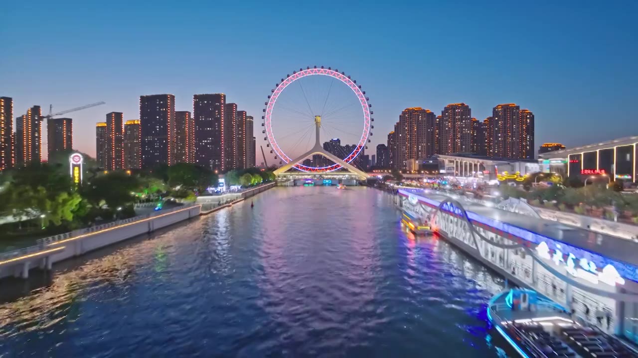 天津之眼海河游船夜景视频素材